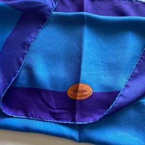 GUCCI AUTHENTIC VINTAGE BLUE ON BLUE LOGO 100% SILK